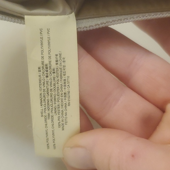 Kate Spade Little Shiloh Metro Spade Case. - Picture 10 of 13